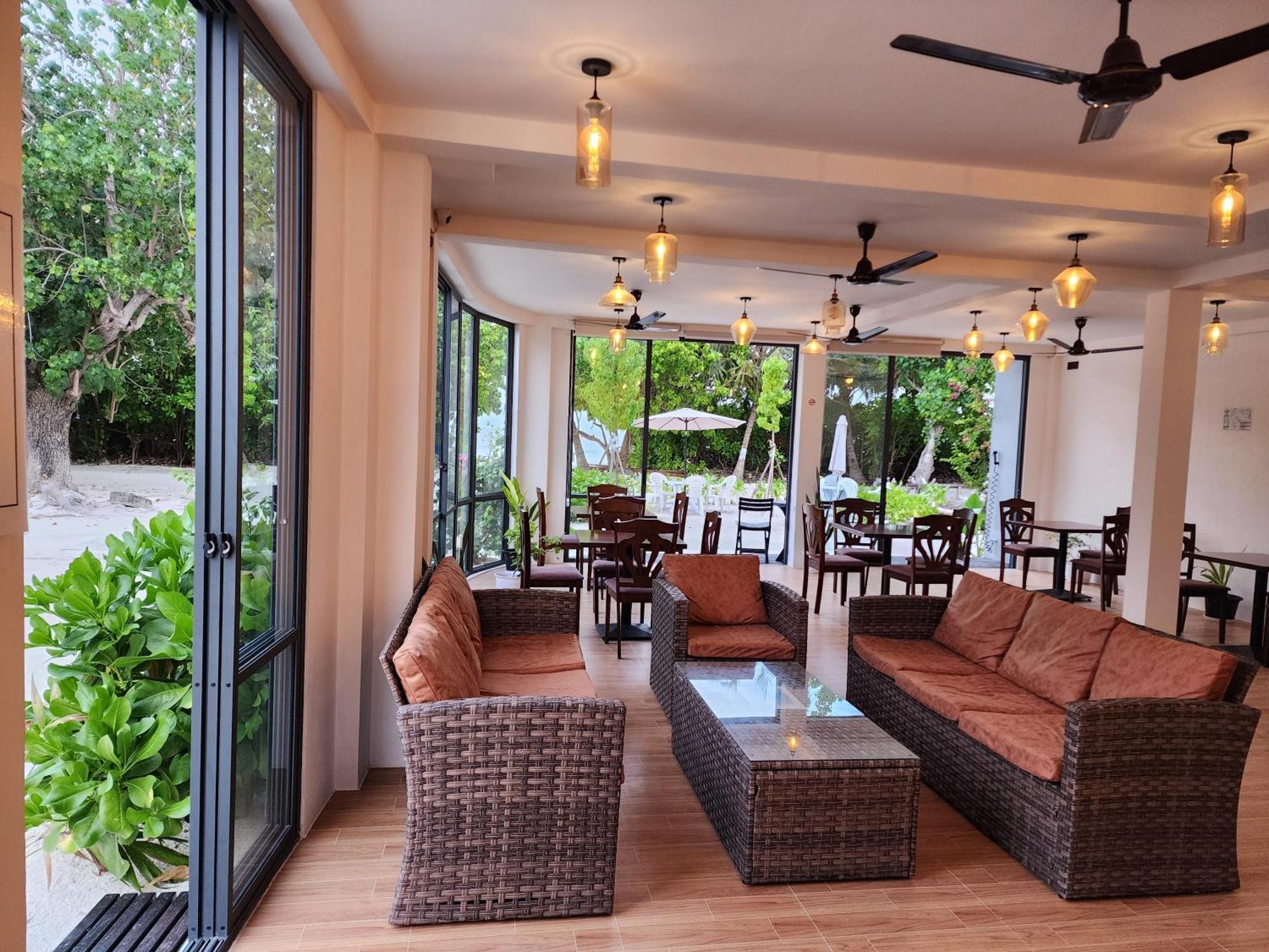 Nikabliss Dhigurah Bed & Breakfast